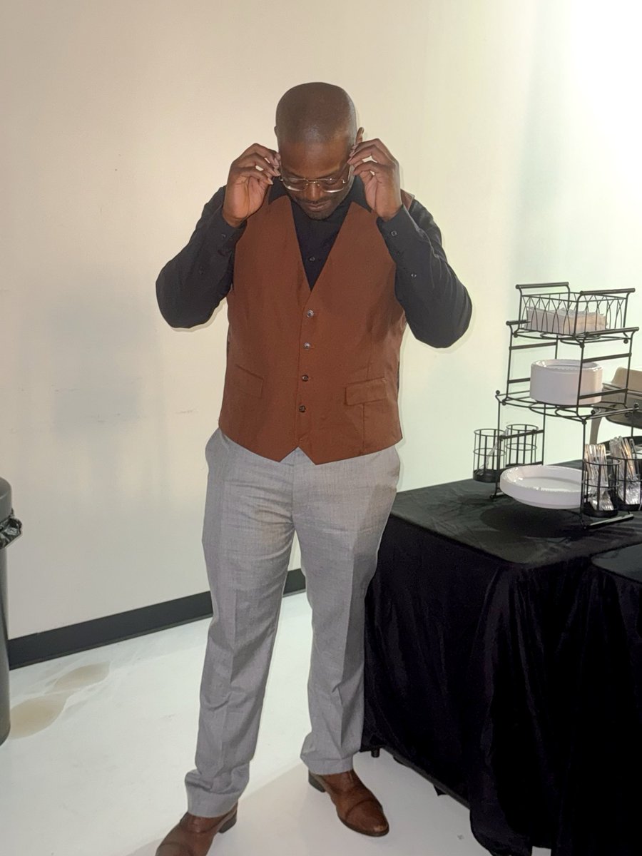 And_iAm_ADC's tweet image. Calm In A Crisis. Sharp With A Plan…..
Saving Lives By Day, Building legacies By Choice😤😤

#EMTLife #FinancialCoach #WealthMindset #LeadershipEnergy #ProfessionalPresence #PurposeDriven