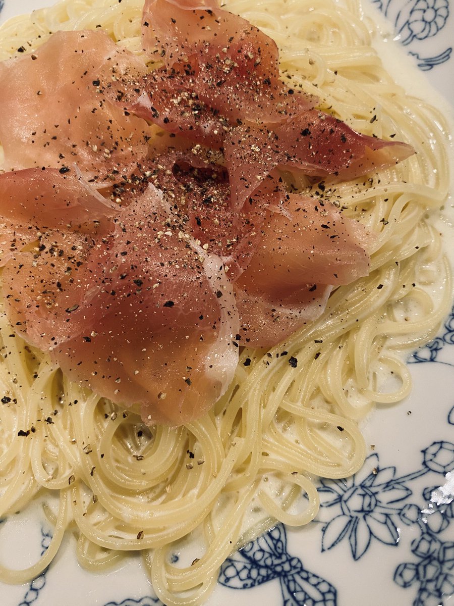 pilotwire's tweet image. 子供に冷製パスタ、自分にはレモンクリームパスタ作ったよ🍋
流石にまだ冷製はなーとw