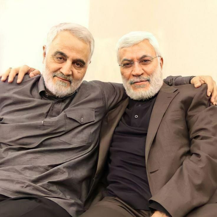 أينعت سنابل قمح الباذلين 
أفواجا من المقاومين

حصاد حب وحق وجهاد ...
بالرفاق
بـ"قاسم" و"جمال"