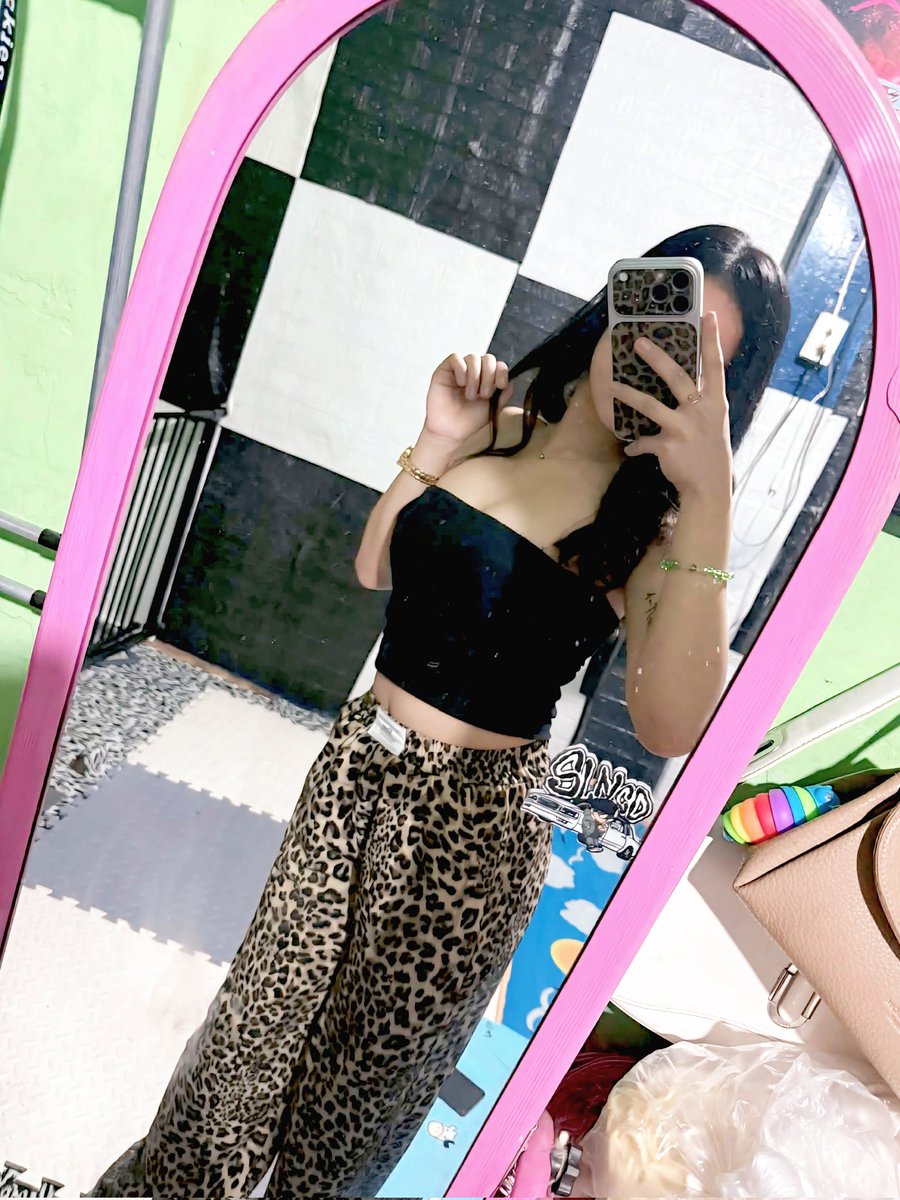 wtfbbby's tweet photo. 👄 https://t.co/X1oJott74J