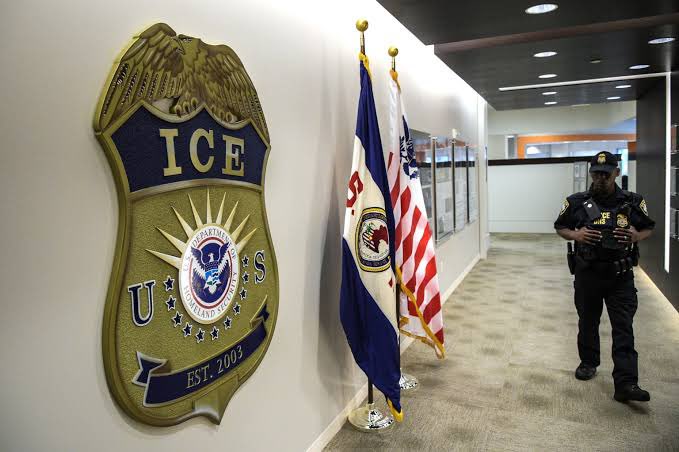 🚨 BREAKING: 
Reports say the U.S. Department of Homeland Security has asked major tech companies to provide names, phone numbers, and other identifying data linked to certain users who posted about or criticized ICE.