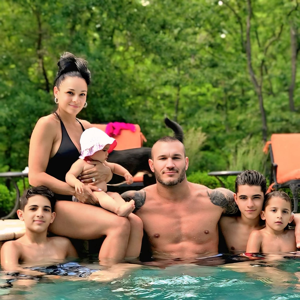 PoojaMedia's tweet image. WWE Superstar, Randy Orton &amp;amp; family ♥️