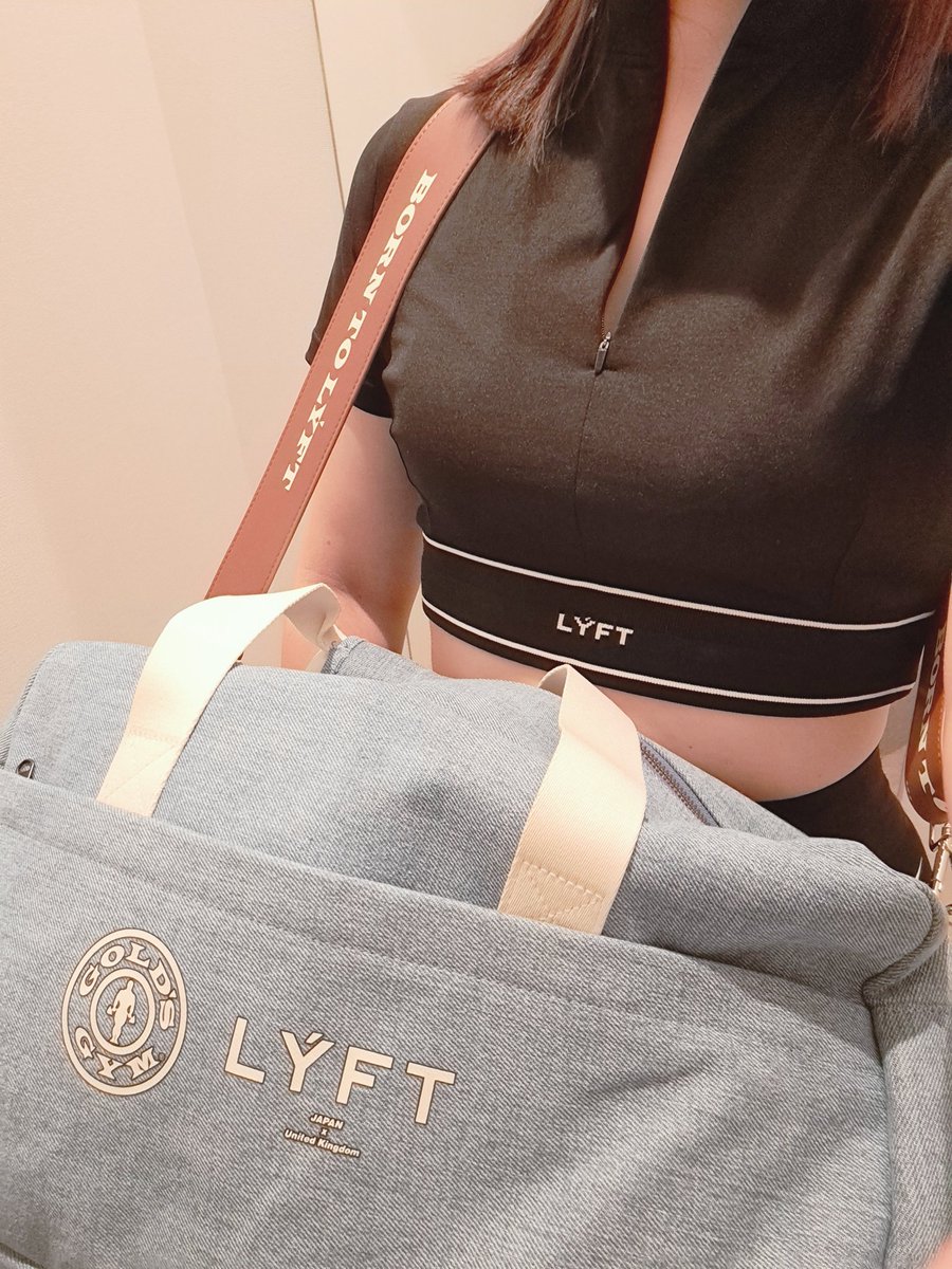 xoxoxokaname's tweet image. 最近のジムバッグみてほしい🐶

#lyft #goldsgym #リフト #ゴールドジム #コラボ #デニム #ベルト #筋トレ
#筋肉 #ジムバッグ #かわいい #エニタイム #筋トレ女子 #筋トレ垢と繋がりたい