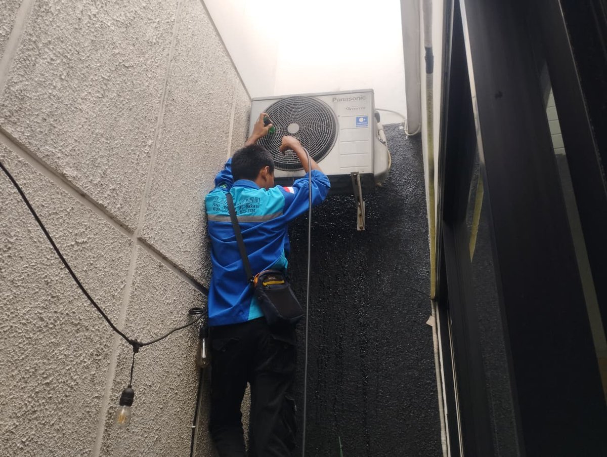 serviceac_RTM's tweet photo. Kami melayani:
 ✅Cuci AC
 ✅Isi freon
 ✅Bongkar pasang
 ✅Perbaikan mesin
Area Bekasi &amp; sekitarnya
 📲https://t.co/97S9NwJnQu
#JasaServiceAC #TeknisiACBekasi https://t.co/wLUaUQ9rnG