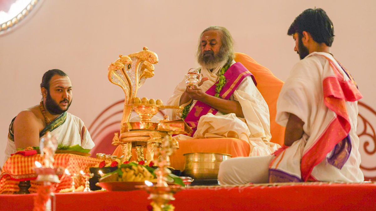 Gurudev Sri Sri Ravi Shankar tweet media