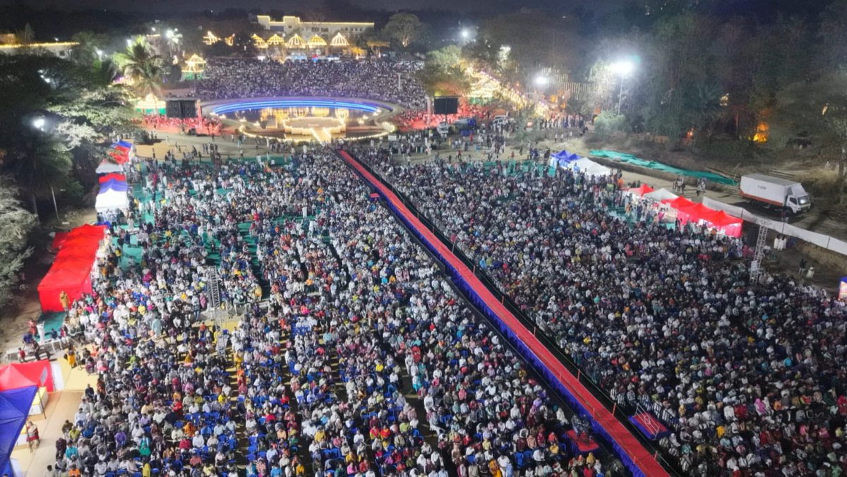 Gurudev Sri Sri Ravi Shankar tweet media