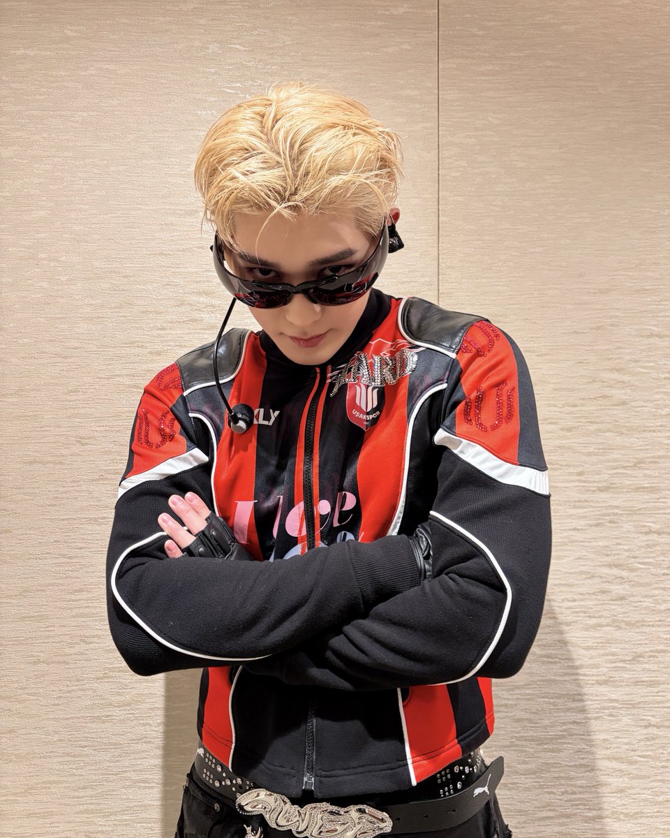 첫 일본 솔로 콘서트네요 
다들 컨디션은 어떤가요 ? 
저는 너무 너무 기분이 좋아요 ㅎㅎ 
툥니기리도 너무 귀엽지 않나요 ㅎㅎ 
얼릉 곧 만나요 우리 ! 

初の日本ソロコンサートですね！
みなさん、体調はいかがですか？
僕は本当に本当に気分がいいです（笑）