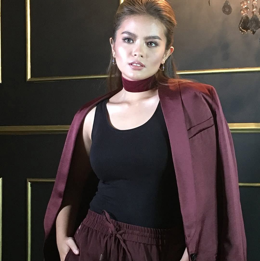 book 2 daw po ng gsot e si via naman mag aartista tapos si arkin manager/asawa