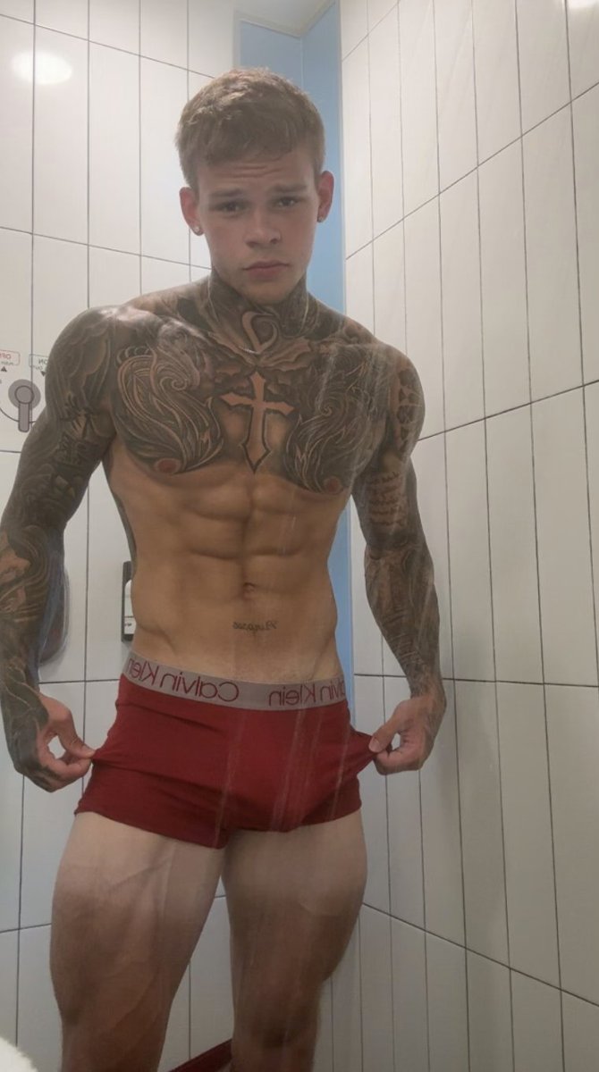 LiamzLift's tweet image. I just want a 🏳️‍🌈 man that can handle all of me