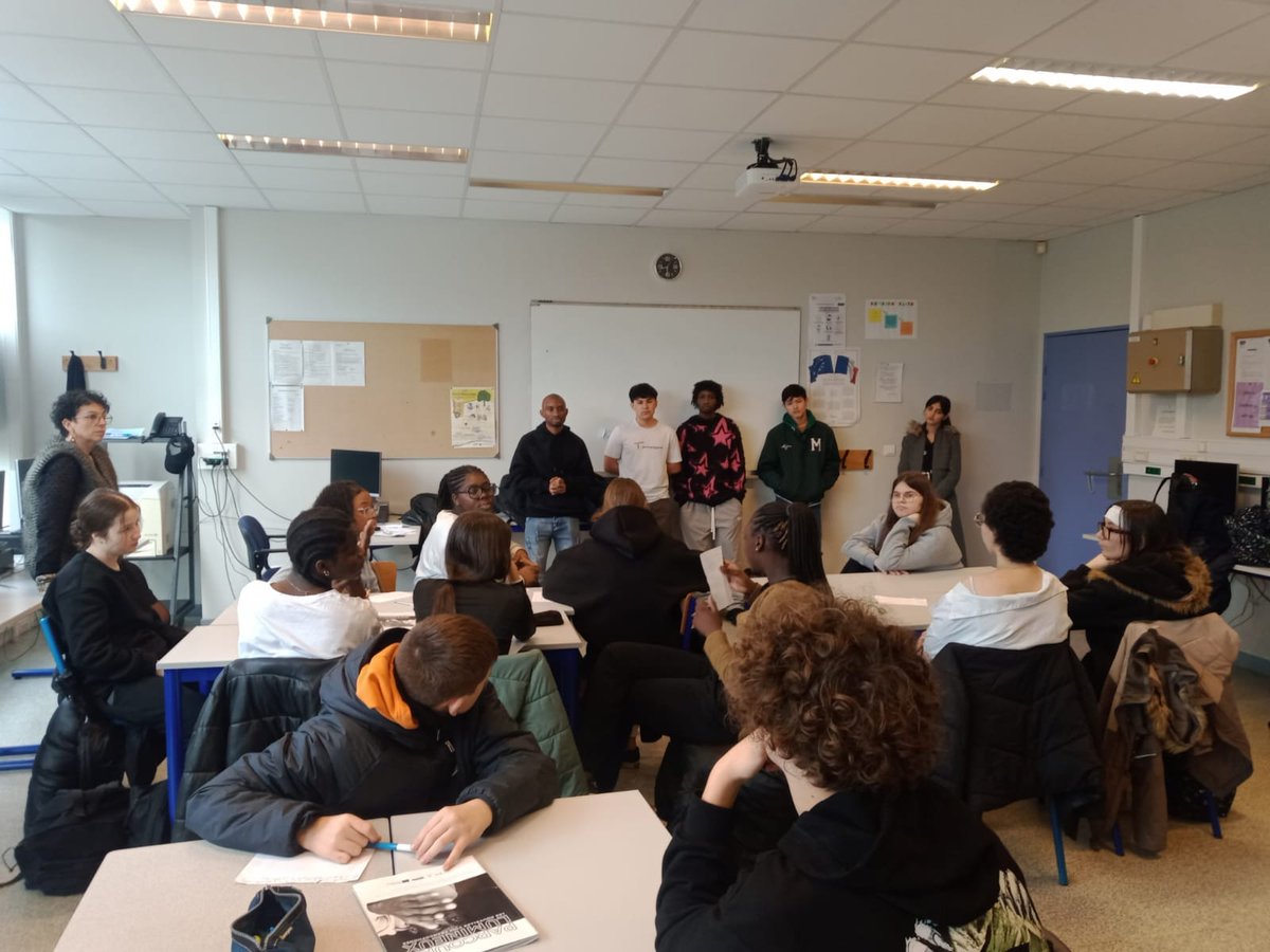 Lycée des métiers Jean-Baptiste Corot tweet media