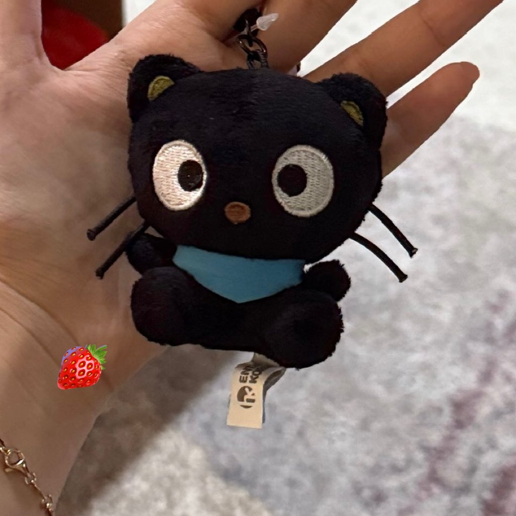 pici loves hwa🍓 tweet media