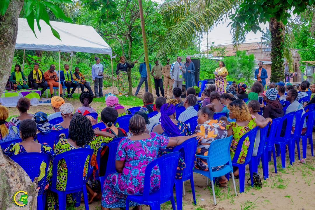 ShekinahKey's tweet image. Samedi 14, alors que nombreux fêtaient l’amour, le mouvement Congo en-avant lui et son Délégué Général travaillaient pour les intérêts du parti et de la République.
La ligue des femmes a enregistré des adhésions massives des nouvelles militantes.
Bienvenue à toutes.
