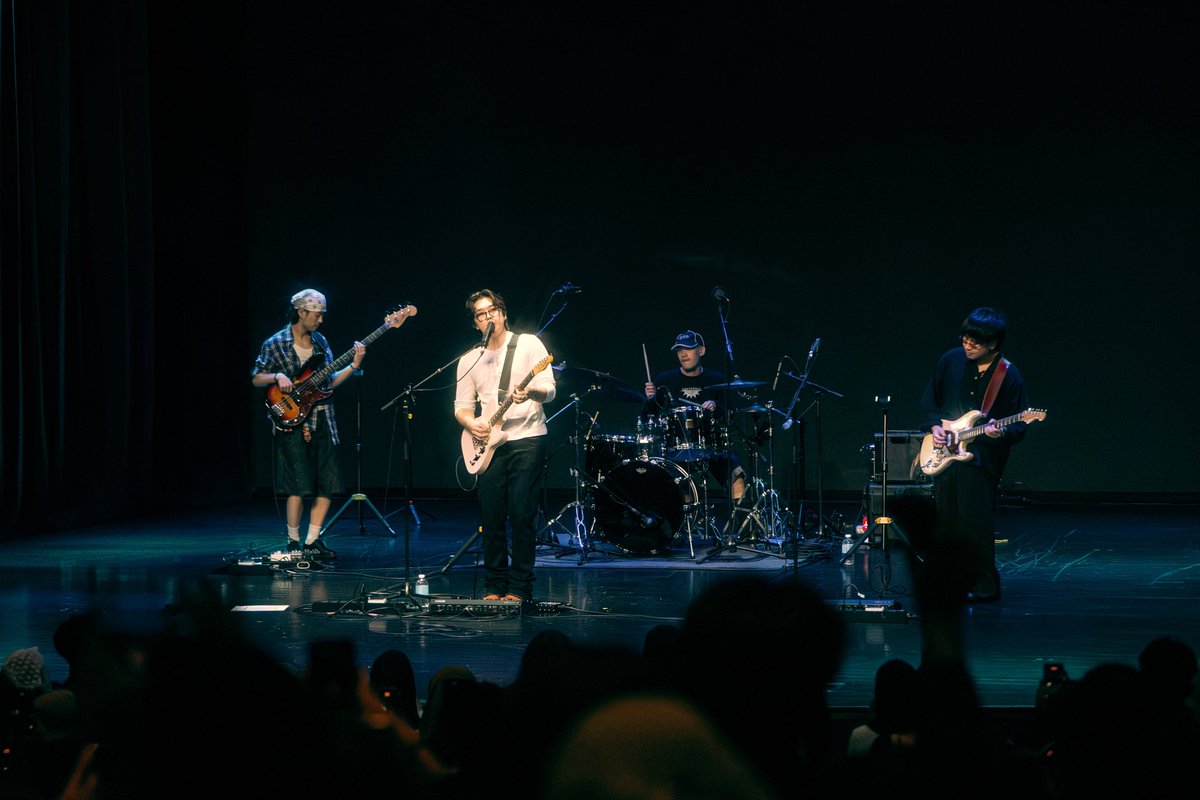 livenationmy's tweet photo. Wish we could hit replay and be ๐๐ฎ๐ฐ๐ธ ๐๐ผ ๐ฅ๐ฒ๐ฎ๐น๐ถ๐๐ with PRYVT forever ๐ So tell us ๐๐ผ๐ ๐ช๐ฎ๐ ๐ฌ๐ผ๐๐ฟ ๐๐ฎ๐ with PRYVT! ๐ญ๐
Full album link : https://t.co/qRoayClYWu
๐ธ : Live Nation Malaysia, Qistina Haazree
#PRYVT #BACKTOREALITYTOUR #PRYVTINKL #LiveNationMY
