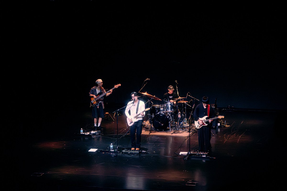 livenationmy's tweet photo. Wish we could hit replay and be ๐๐ฎ๐ฐ๐ธ ๐๐ผ ๐ฅ๐ฒ๐ฎ๐น๐ถ๐๐ with PRYVT forever ๐ So tell us ๐๐ผ๐ ๐ช๐ฎ๐ ๐ฌ๐ผ๐๐ฟ ๐๐ฎ๐ with PRYVT! ๐ญ๐
Full album link : https://t.co/qRoayClYWu
๐ธ : Live Nation Malaysia, Qistina Haazree
#PRYVT #BACKTOREALITYTOUR #PRYVTINKL #LiveNationMY
