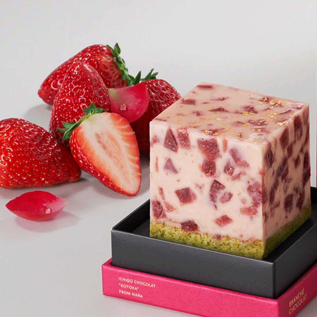 branchechocolat's tweet photo. ～『苺のカレ・オ・ショコラ』～ 
苺「古都華」をメイン食材に 🍓
バラ「ルージュロワイヤル」をアクセントに 🌹
 ベースとなるガナッシュは、ルビーチョコレートを使うことで自然由来の淡いルビー色に。 
ピスタチオを贅沢に使ったビスキュイの土台が、苺に寄り添います🍓 
🍫https://t.co/7i14pqfvnV https://t.co/i6hbYaLhIT