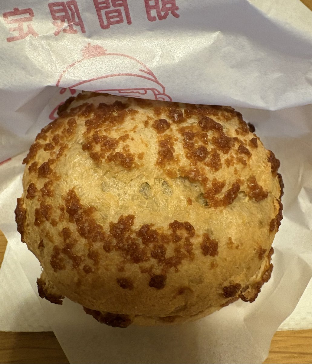 シュークリーム🩵これは期間限定のチョコ🍫