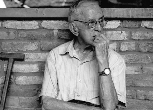 "La causa indígena m'ha fet més català i alhora, el fet de ser català, m'ha tornat més sensible al problema de la llengua i la identitat dels indis"

Fa 98 anys del naixement de #PereCasaldàliga, religiós, escriptor i poeta català. #16febrer1928