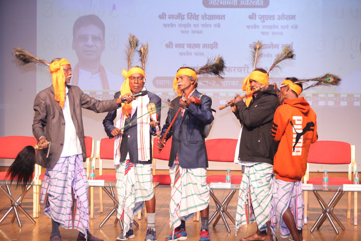 MinOfCultureGoI's tweet photo. द्वितीय सत्र में आकर्षक सांस्कृतिक प्रस्तुतियाँ भी आयोजित की गईं, जिनमें प्रतिभागियों ने उत्साहपूर्वक बढ़-चढ़कर भाग लिया। साथ ही यहां कुछ उत्कृष्ट प्रतिभागियों को सम्मानित भी किया गया। (4/5)

#olchikicentenary #olchiki100years #olchikiscript
#CultureaunitesAll https://t.co/ZSDJS2hQkh