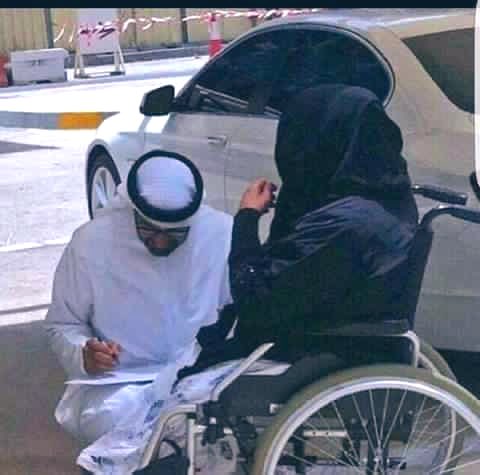 #سمو_الشيخ_محمد_بن_زايد 
حمل على عاتقه الكثير والكثير من اجل شعبه وامته وفي العالم قاطبه تجده يمد يد العون والمساعدة ، كل هذه الامور تحتاج جهد كبير، وفي النهاية على حساب صحته ووقته .. 
حفظ الله ابا خالد

واقفٍ للزوم .. ومرتكي للنوايب
والحمول الثقيله مالها الا جملها