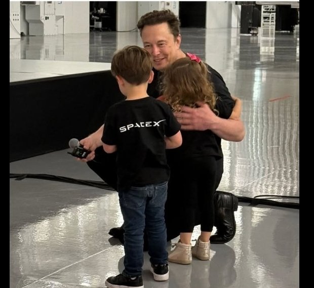 KGurrisi79348's tweet photo. @elonmusk @elonmusk  the sweetest dad ever 💯♥️♥️💫 https://t.co/7u0HkLMKnL