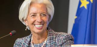 Les salaires des banquiers centraux :

💰 Christine Lagarde (BCE) : 726 000€
💰 Royaume-Uni : 687 000€
💰 Belgique : 549 000€
💰 Allemagne : 518 000€
💰 Pays-Bas : 469 000€
💰 France : 311 000€
💰 U.S.A : 169 000€
💰 Chine : 111 000€

On n'oublie pas les 6399 €/mois
