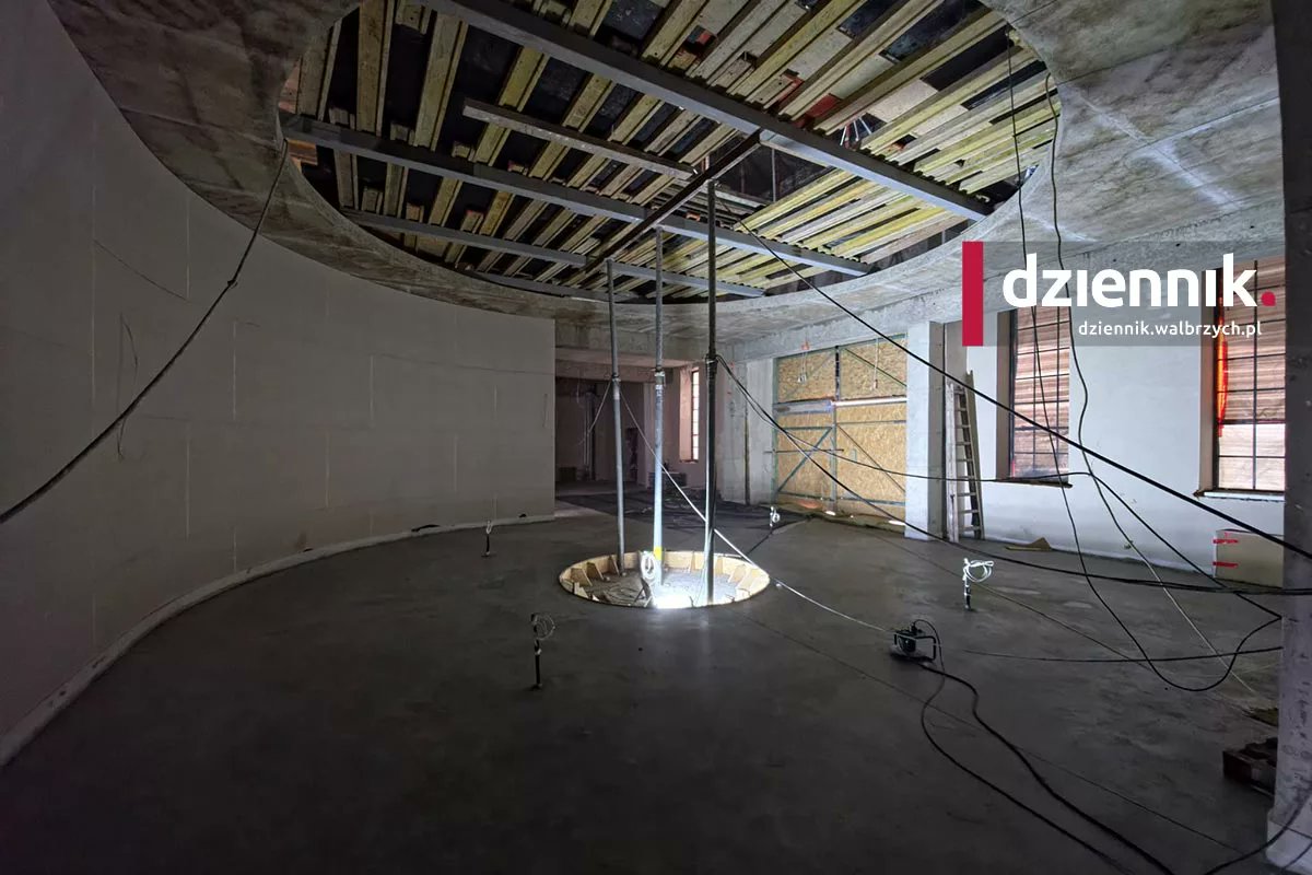 Wałbrzych. Coraz bliżej do końca budowy Muzeum Wałbrzyszan. Prace przekroczyły półmetek -  dziennik.walbrzych.pl/walbrzych-cora…