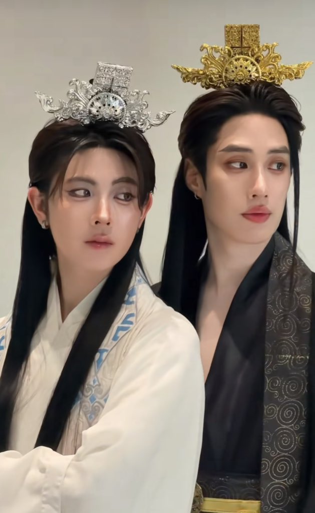 อมกกก สวยมากกกกกกกกก หล่อมากกกกกก แล้วความดำตัดขาว ความเงินตัดทอง ฉันเลิกดูซีรีย์ได้เลยอ่ะ

#TleFirstone #เติ้ลเฟิร์สวัน