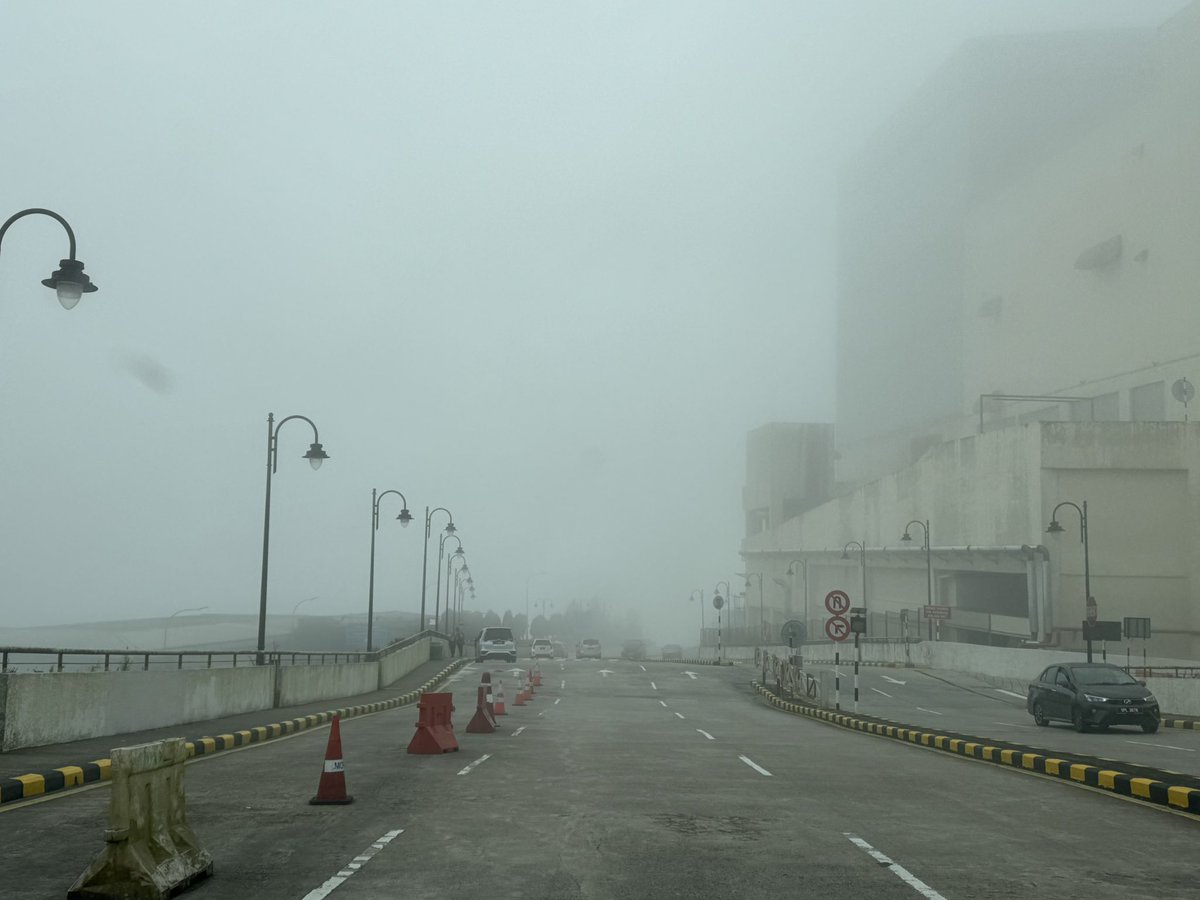 HELP
DO I MOVE FORWARD OR RUN BACK