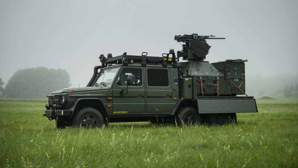 🇸🇪⚡ It took Saab just 84 days to design, build, and test a new counter-drone system.
Meet LOKE — a rapid-development C-UAS concept built on proven Swedish tech:
• Giraffe 1X radar
• SHORAD command &amp; control
• Modular sensor &amp; weapon integration
The key idea isn’t just