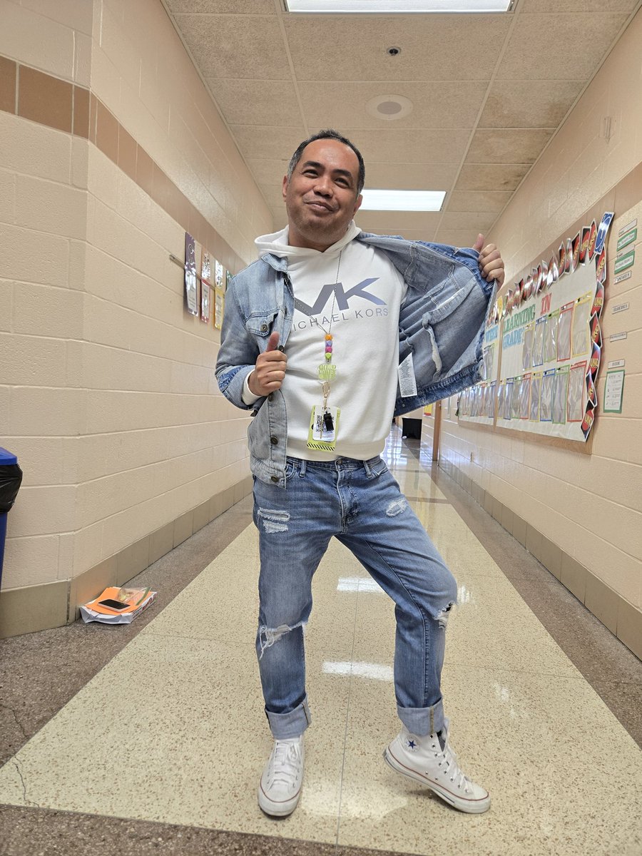 BradburyHeights's tweet image. 9️⃣0️⃣TH DAY OF SCHOOL CELEBRATION🎉
In most states a school year is 1️⃣8️⃣0️⃣ days long, meaning that the 9️⃣0️⃣th school day is halfway mark❗️What better way than to celebrate like we are back in the 1️⃣9️⃣9️⃣0️⃣'s! 

#bradburyheights #BHES #BHESPTOSQUAD #BHESEagles