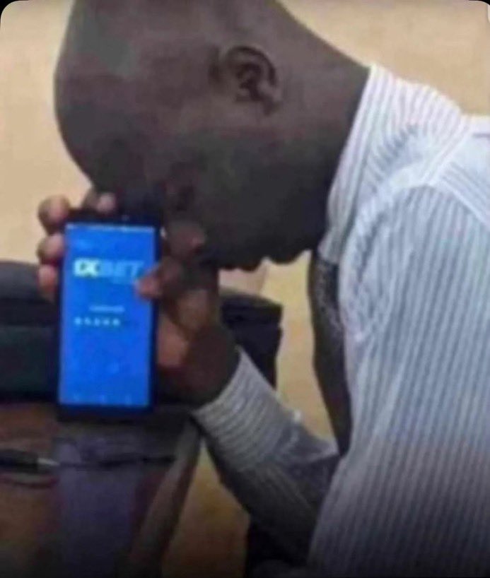 Dear mutuals don't engage in gambling activities 🤲
You will always be cashless and mentally unstable, the mindset of getting back all your money will keep on ruining your financial life 🫵🥺