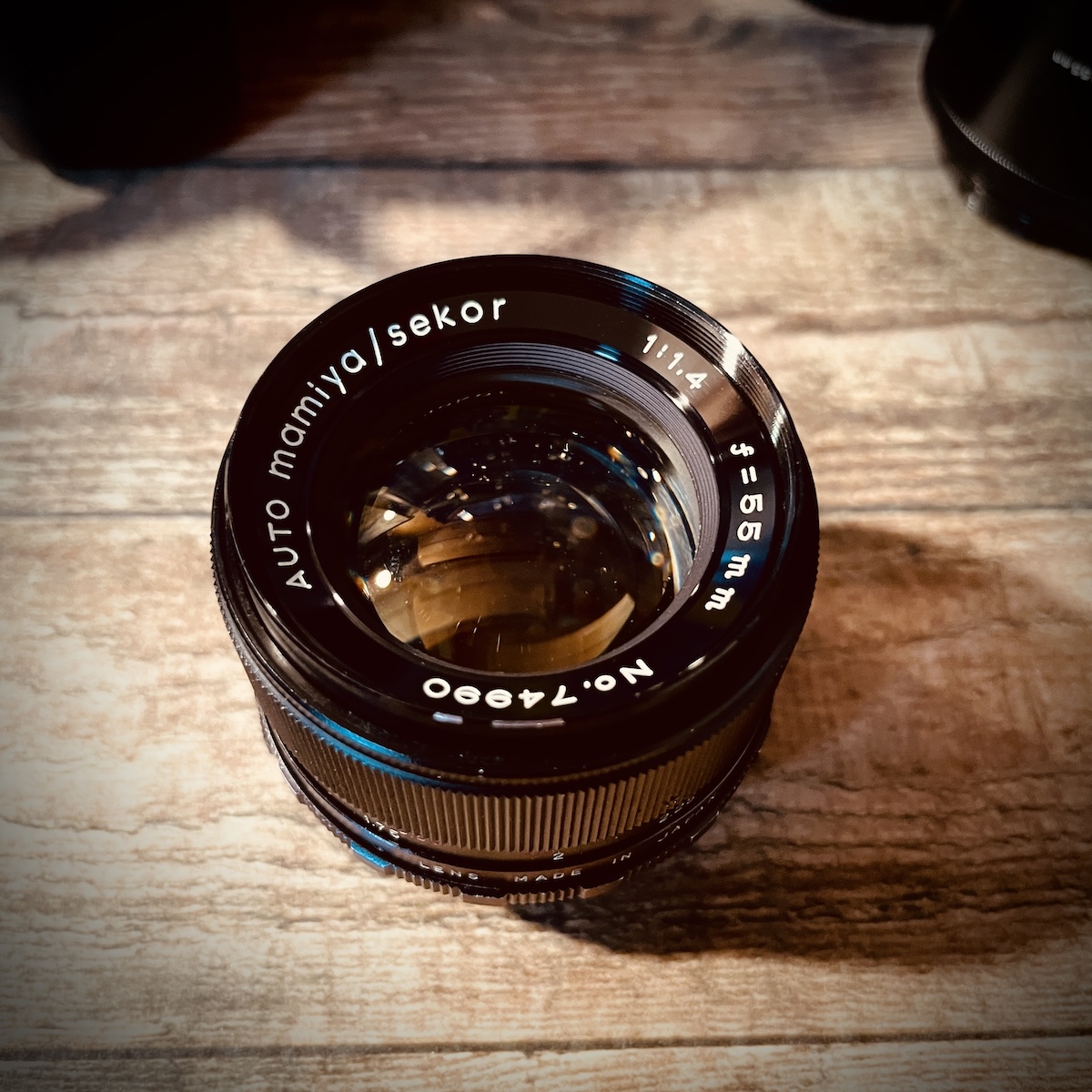 銘玉と噂のAUTO mamiya-sekor 55mm F1.4 (M42) をMNG！と言いたいん