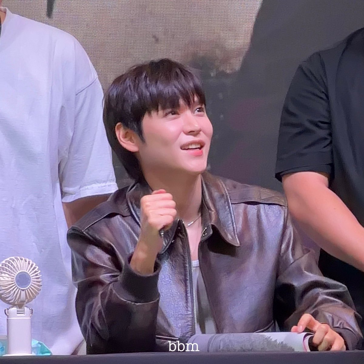 แก้มใสชมพูอองตองมันpopออกมาเลยยย ( ,,◕⩊◕,, )