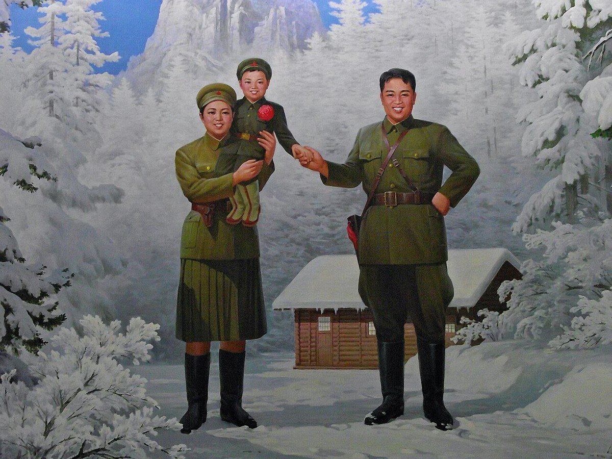 KFAintercomsec's tweet image. February 16: Day of the Shining Star. A very special day in the DPRK, commemorating the birthday of the Great Leader KIM JONG IL.

General KIM JONG IL, always with you.

#KIMJONGIL #ShiningStar #DPRK #NorthKorea #Korea #EstrellaBrillante #RPDC #CoreaDelNorte #Corea