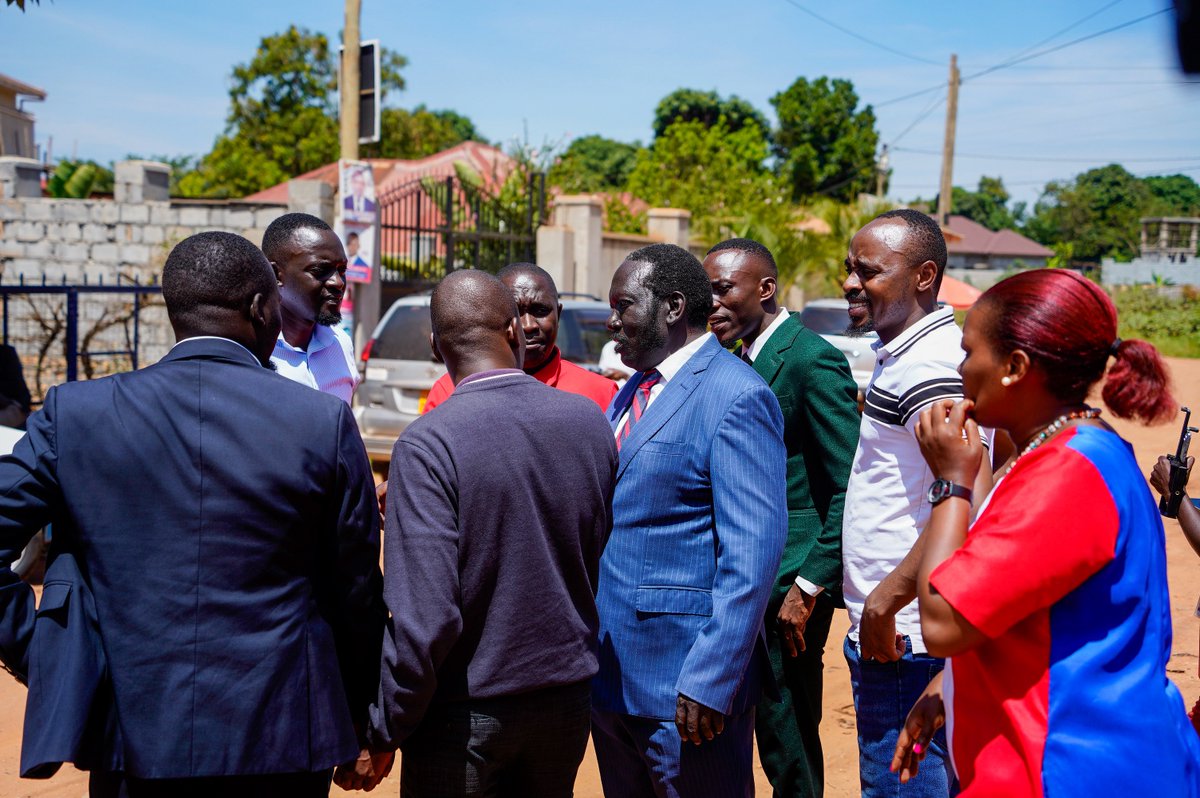 NUP_Ug's tweet image. This morning, a team of party leaders led by our Deputy President for Eastern Uganda Hon. John Baptist Nambeshe and our lawyers tried to access the premises of the residence of the party president @HEBobiwine to ascertain the state of his family members who are being held hostage…