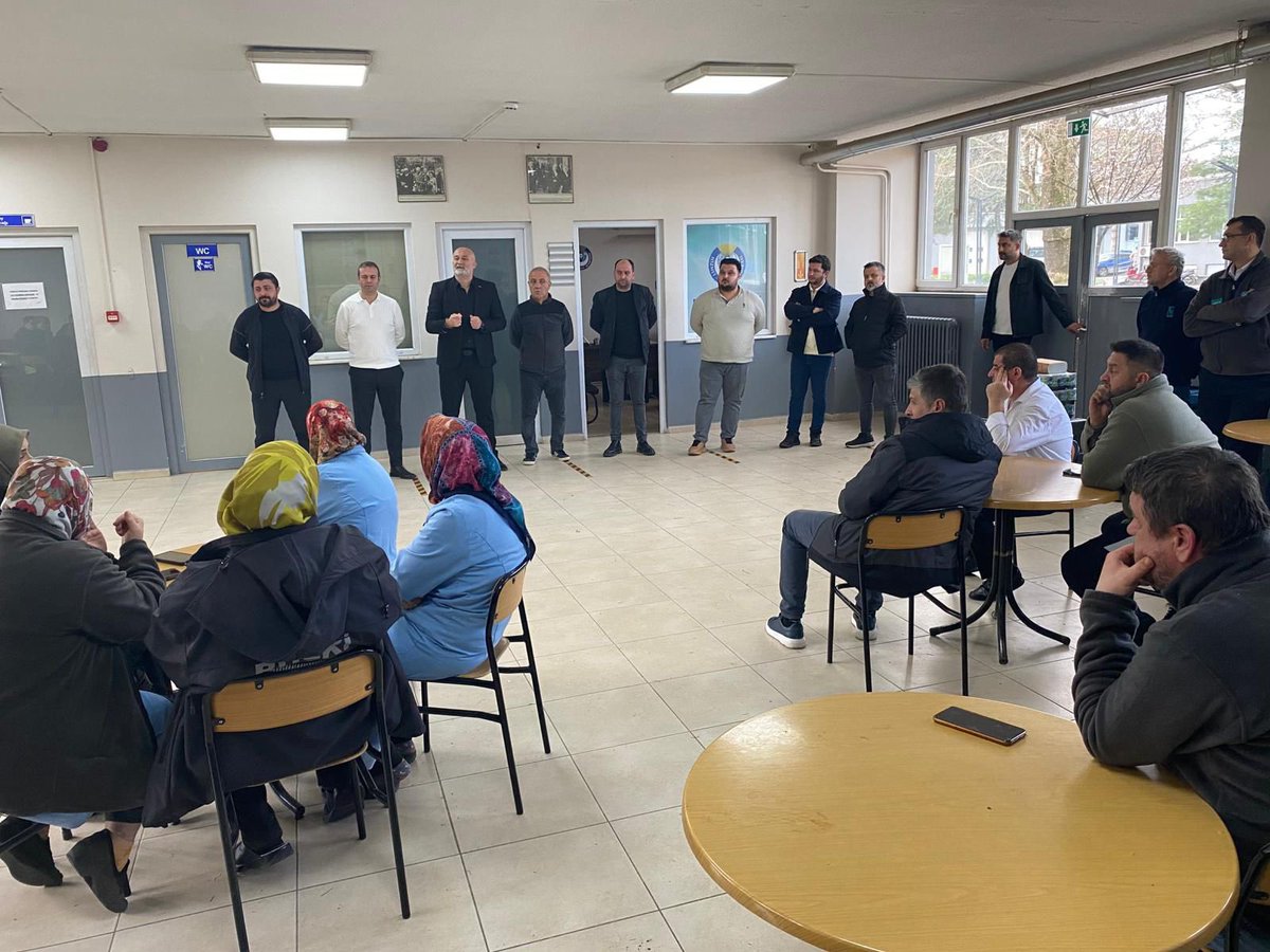 hizmetisbursa2's tweet photo. 📍 BUSKİ

Şube Başkanımız Talat BAYHAN, Şube Başkan Yardımcılarımız Ali TETİK, Semih ÖZDEMİR, Mesut ÖZER ve İşyeri Temsilcilerimiz ile birlikte; BUSKİ Acemler Yerleşkesi’nde odacı ve garson olarak görev yapan değerli işçi ve emekçi arkadaşlarımızı ziyaret ederek görüş alışverişinde bulunduk.

Emekleri ve katkıları için tüm çalışan emekçi arkadaşlarımıza teşekkür eder, kazası belasız, sağlıklı ve huzurlu çalışmalar dileriz.