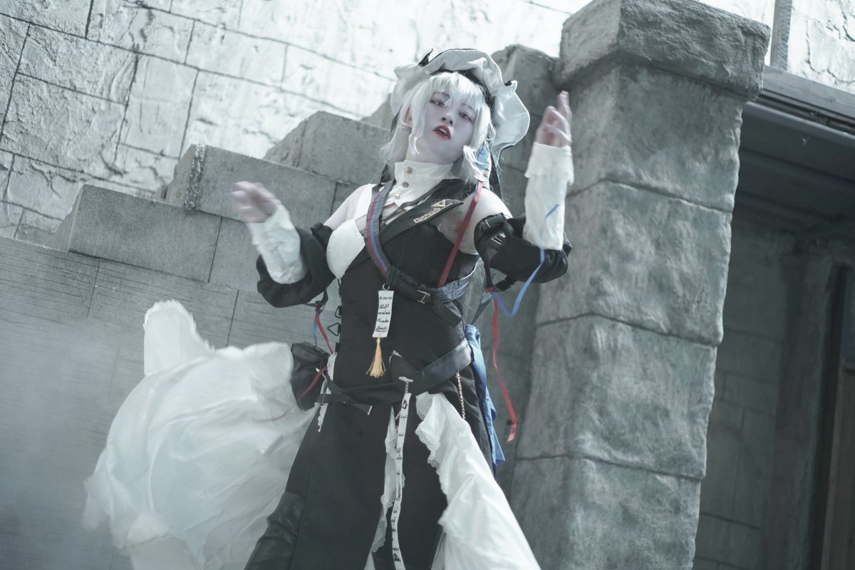 「今すっごく……気分がいいの！」

アークナイツ コスプレ　
帰溟スペクター　归溟幽灵鲨

📸＠akasora0208  様🦈
#もちさんずレストラン　#明日箱舟