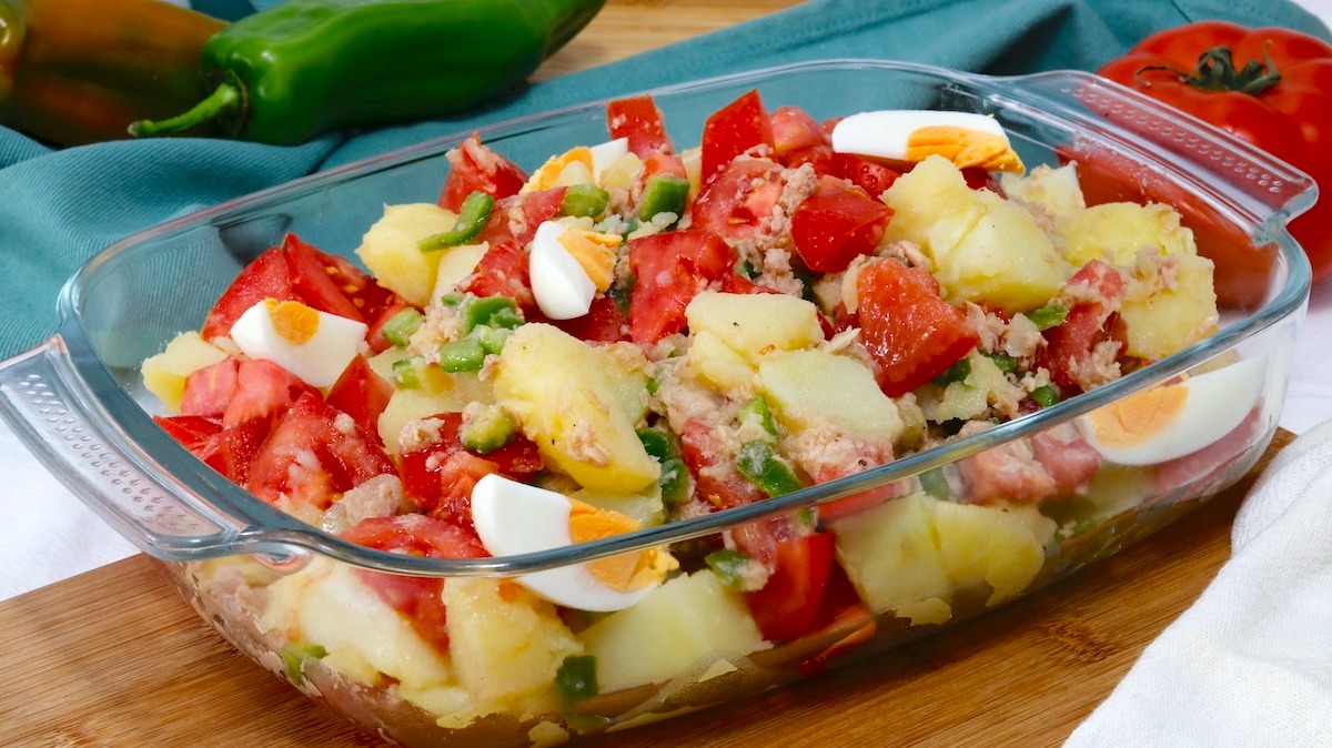 Nuestra dieta recomendada para hoy, Lunes 16

COMIDA: Ensalada campera (patata, atún, cebolla, 🍅, huevo duro y maíz)

CENA:  Fiambre de pavo y queso fresco

#activarsistemainmune
#yotambienmecuido