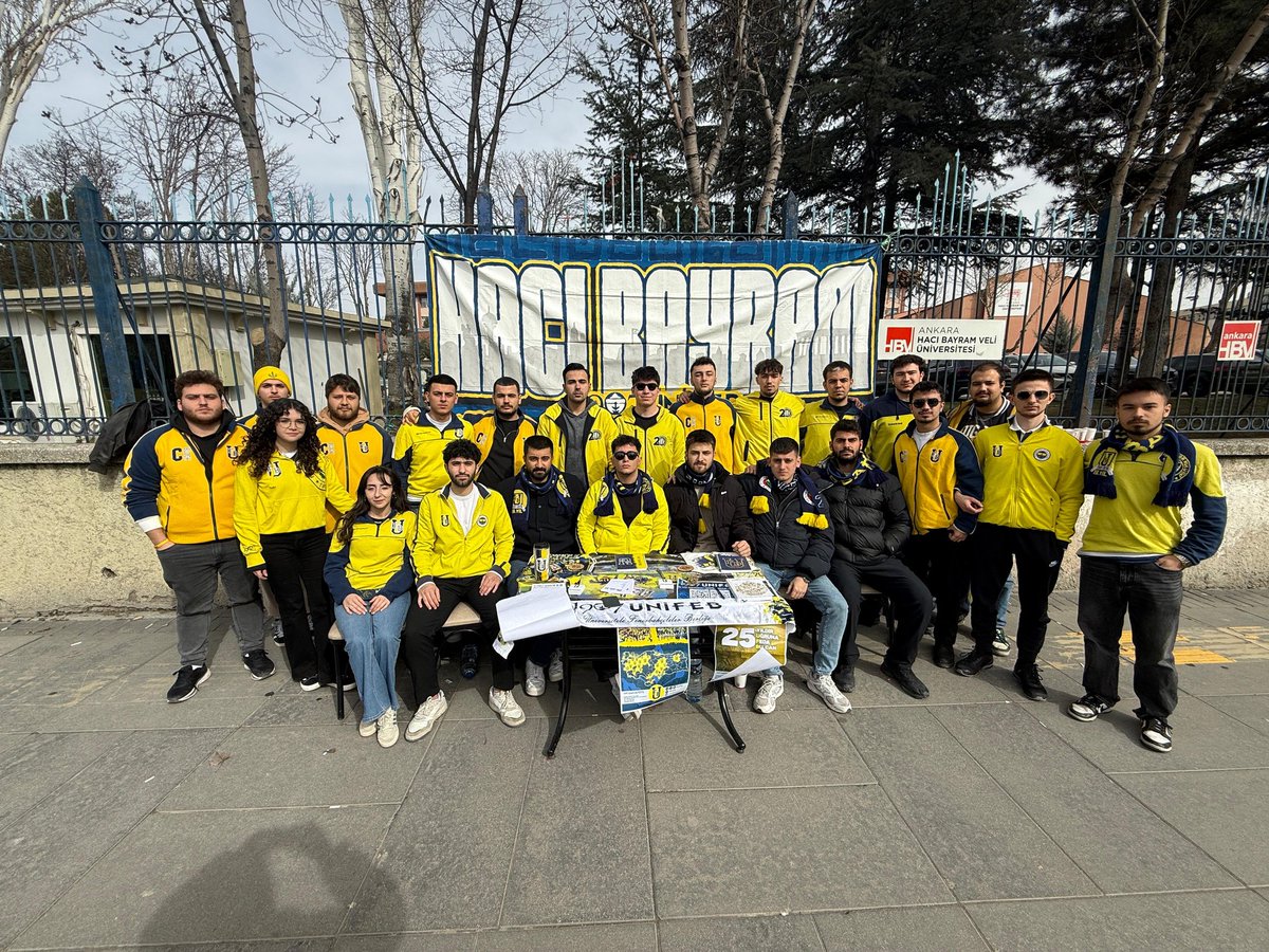 UFBAHBV's tweet photo. 1907 ÜNİFEB Ankara Hacı Bayram Veli Üniversitesi örgütlenmesi olarak Bahar dönemi stant çalışmalarımız İİBF kapısı önünde sürdürmekteyiz. Tüm Fenerbahçeli arkadaşlarımızı bekliyoruz. #HaydiSenDeGelKatılBize https://t.co/zY0JPKPOc4
