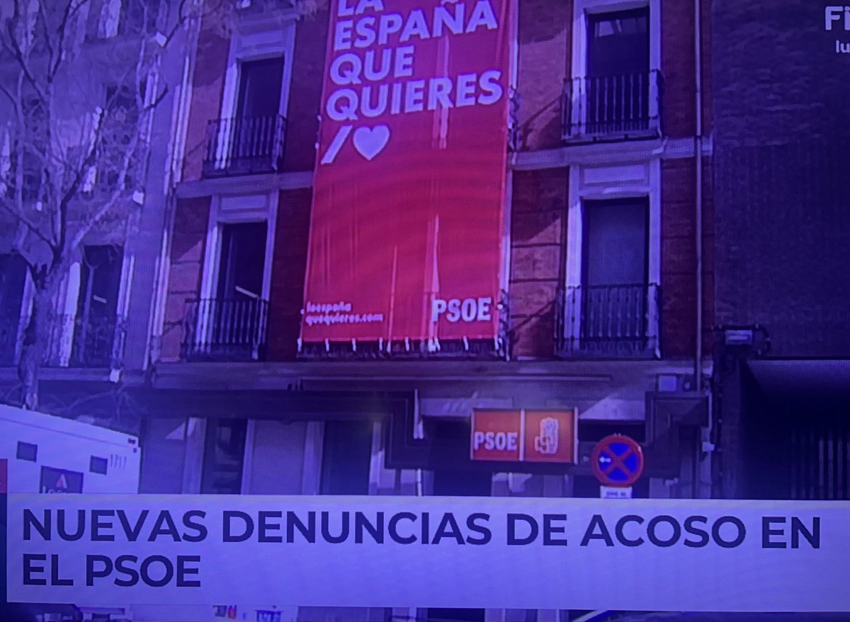 Este es el Alcalde Socialista de La Algaba, Sevilla, que lleva 4 meses acosando Sexualmente a un Menor.
El PSOE de Sánchez calla y te dice que Adelante, ya tienes la España que quieres.
Es esto lo que quiere usted?.🤨🇪🇸