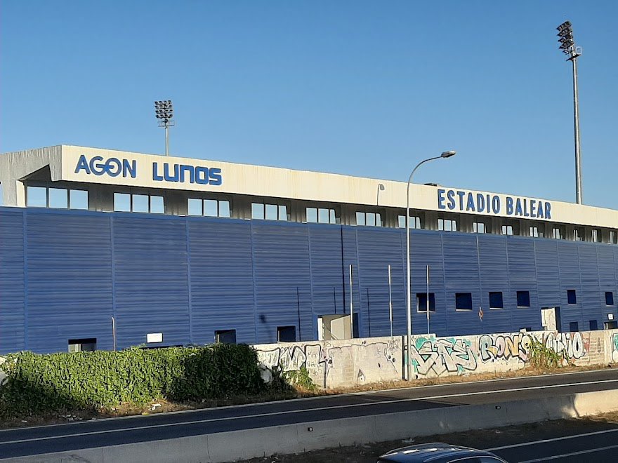 Lunes, y como todos los lunes, vuelve Territorio ATB, hoy queremos escuchar la opinión de la afición del <a href="/atleticbalears/">Atlético Baleares</a> ⚪️🔵⚪️, y nos acompañarán en los estudios de <a href="/fibwiradio/">Fibwi Radio Deportes</a> socios de toda la vida, que sienten los colores y el escudo como solo ellos saben hacerlo.