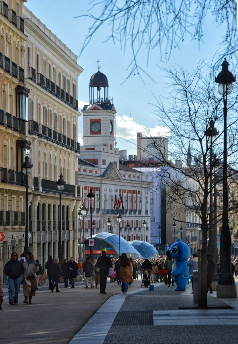 ManuelRevilla57's tweet photo. La Puerta del Sol desde la calle de Alcalá

#Madrid 14 febrero 2026 https://t.co/8KKHIJMsqF