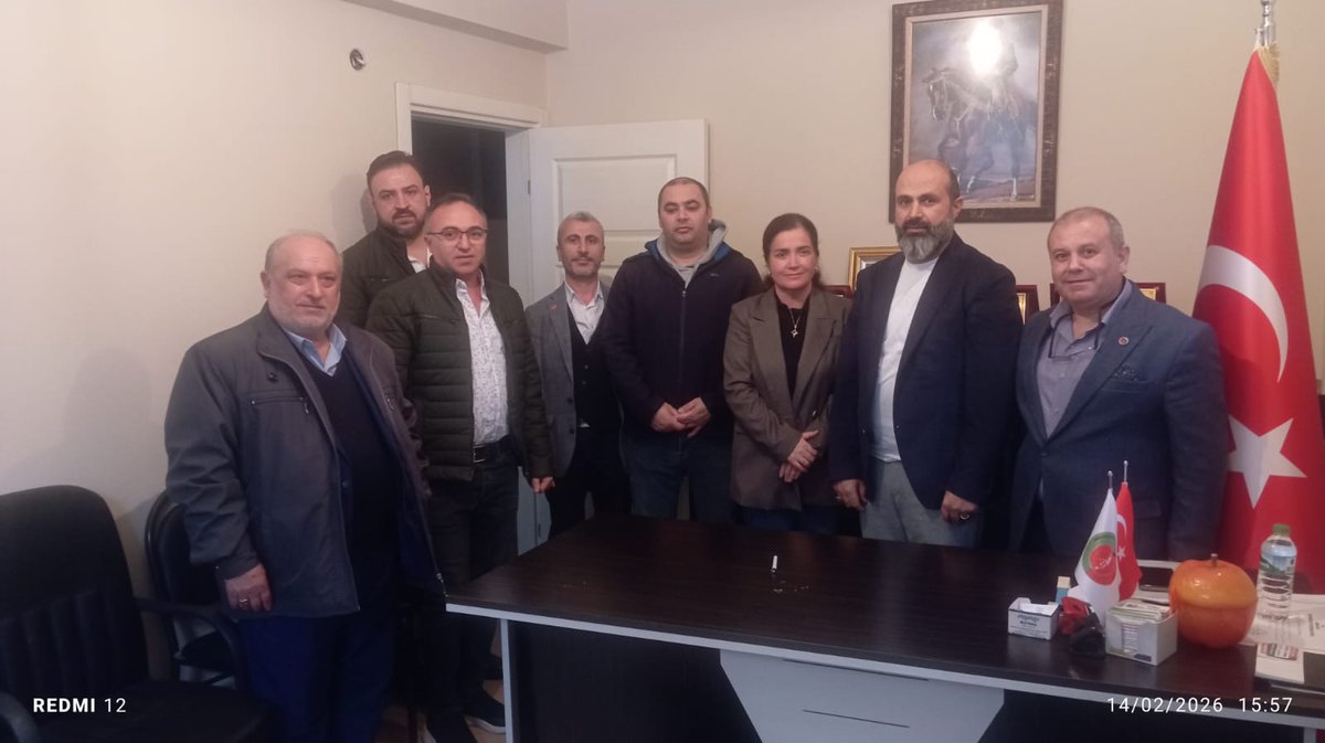 İlçe Başkanımız Kemal Aygün ve yönetimimizle, Amasya İl Yardımlaşma Derneği Başkanı Kani Çoban’ı ziyaret ederek görüş alışverişinde bulunduk.
​Esenyurt’un her bir köşesinde, her bir sivil toplum kuruluşuyla omuz omuza olmaya gayret ediyoruz. Misafirperverlikleri için teşekkürler