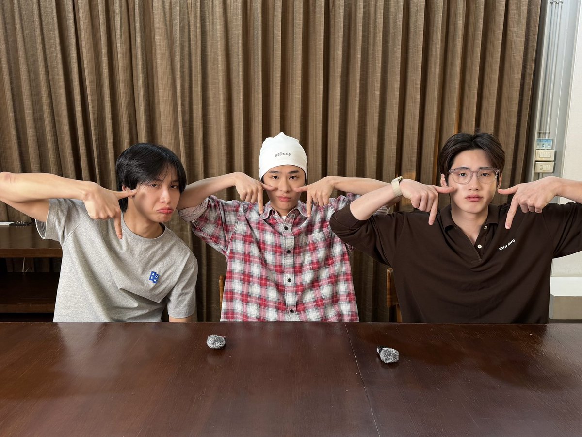 ดีเจพร้อมแล้วค้าบ 🥳🎶 
สามารถเข้ามาฟังเพลง พูดคุย
ไปกับพวกเราได้ ในธีม “ STREAM So Blue ” 💙

มาเจอกันใน Stationhead: busofficial ได้เลยนะครับ 🎧
🔗: stationhead.com/busofficial

✨ พูดคุยกันผ่าน Hashtag นี้ได้เลยนะครับ
#BUS_SoBlue_GROUP4

#THAIchayanon
#PHUTATCHAI
#JUNGT