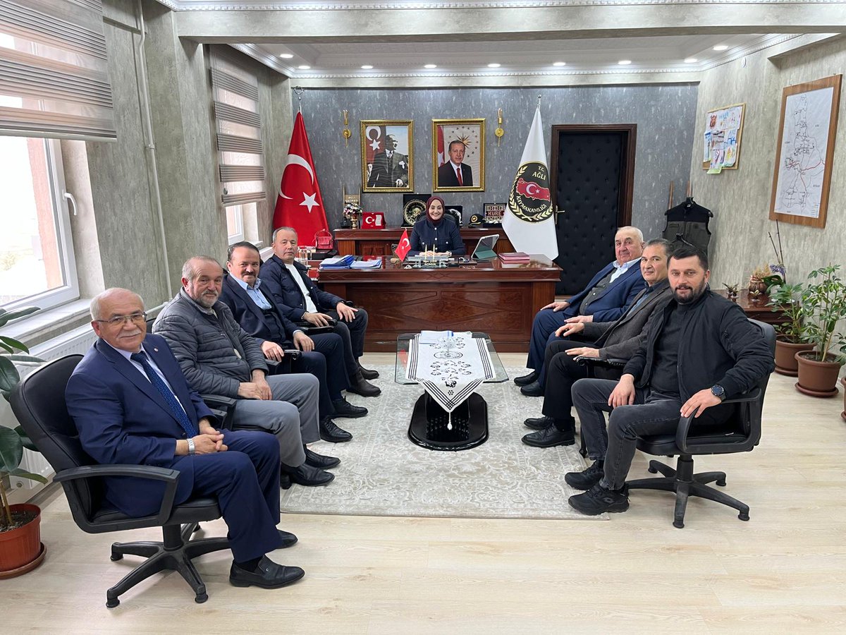 📌Çevre ve Sağlık Komisyonu Başkanı ve üyeleri ,İl Genel Meclis üyeleri, Akçakese’de içme suyu tahsis yeri incelemesi için ilçemizi ziyaret etti. Heyet program kapsamında Kaymakamımız Sn.Büşra ÇELEBİ’yi de ziyaret ederek yürütülen çalışmalar hakkında görüş alışverişinde bulundu.