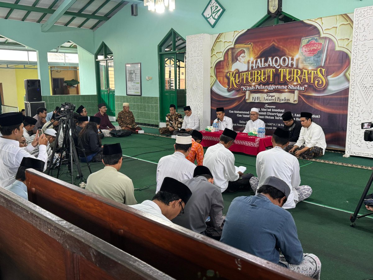 Mendapat tugas dan kehormatan dari Rois Syuriah PWNU DIY, KH Mas'ud Masduki, untuk memberikan sambutan dan membuka Kajian Kitab Turots yang akan digelar rutin 4 bulan sekali. Pada pembukaan dikaji kitab "Pelanggerane Salat" karya KH R Asnawi Kudus, menghadirkan Gus Nanal dan Gus