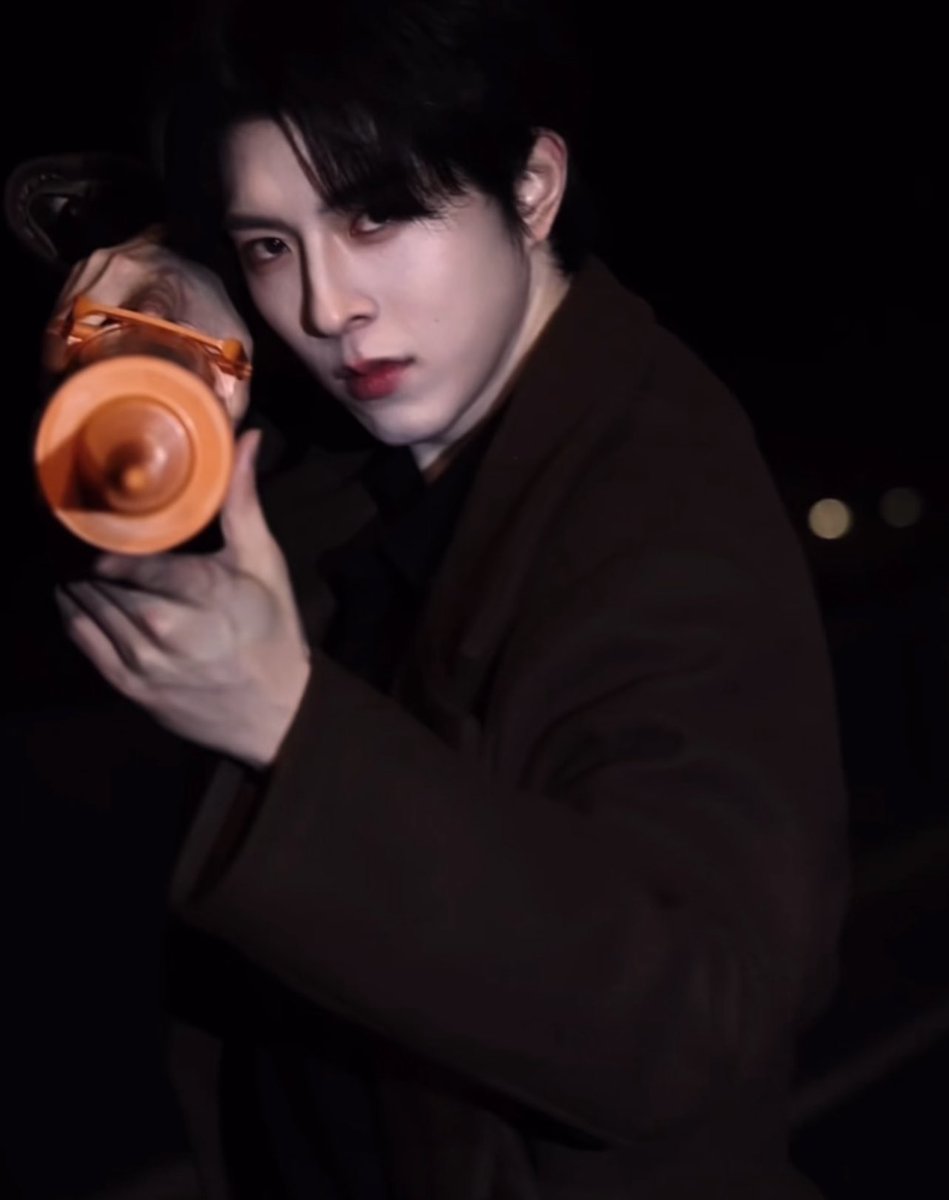 If he were a hunter I’d be the prey throwing myself at him immediately