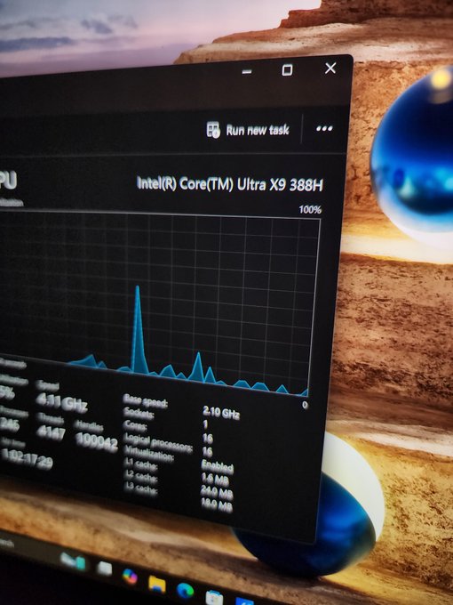 Monoblog3's tweet photo. 速報：Intel Panther Lake Core Ultra X9 388H 登場。18Aプロセス×16コア×強化NPUでMシリーズに挑む？詳報はこちら→ https://t.co/2vlgnz18H3 #Intel #PantherLake #CPU #AI #Tech https://t.co/DXeIigHGwy