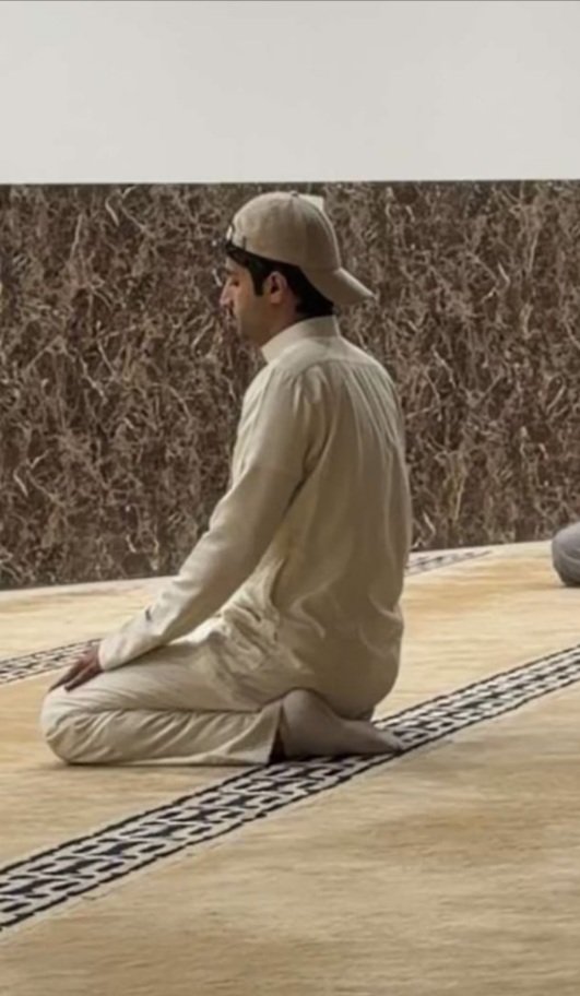 weee_777's tweet photo. رَبِّ اجْعَلْنِي مُقِيمَ الصَّلَاةِ وَمِن ذُرِّيَّتِي ۚ رَبَّنَا وَتَقَبَّلْ دُعَاءِ 🙏🏻@m_z4ed #منصور_ال_زايد https://t.co/2cEvbNV186