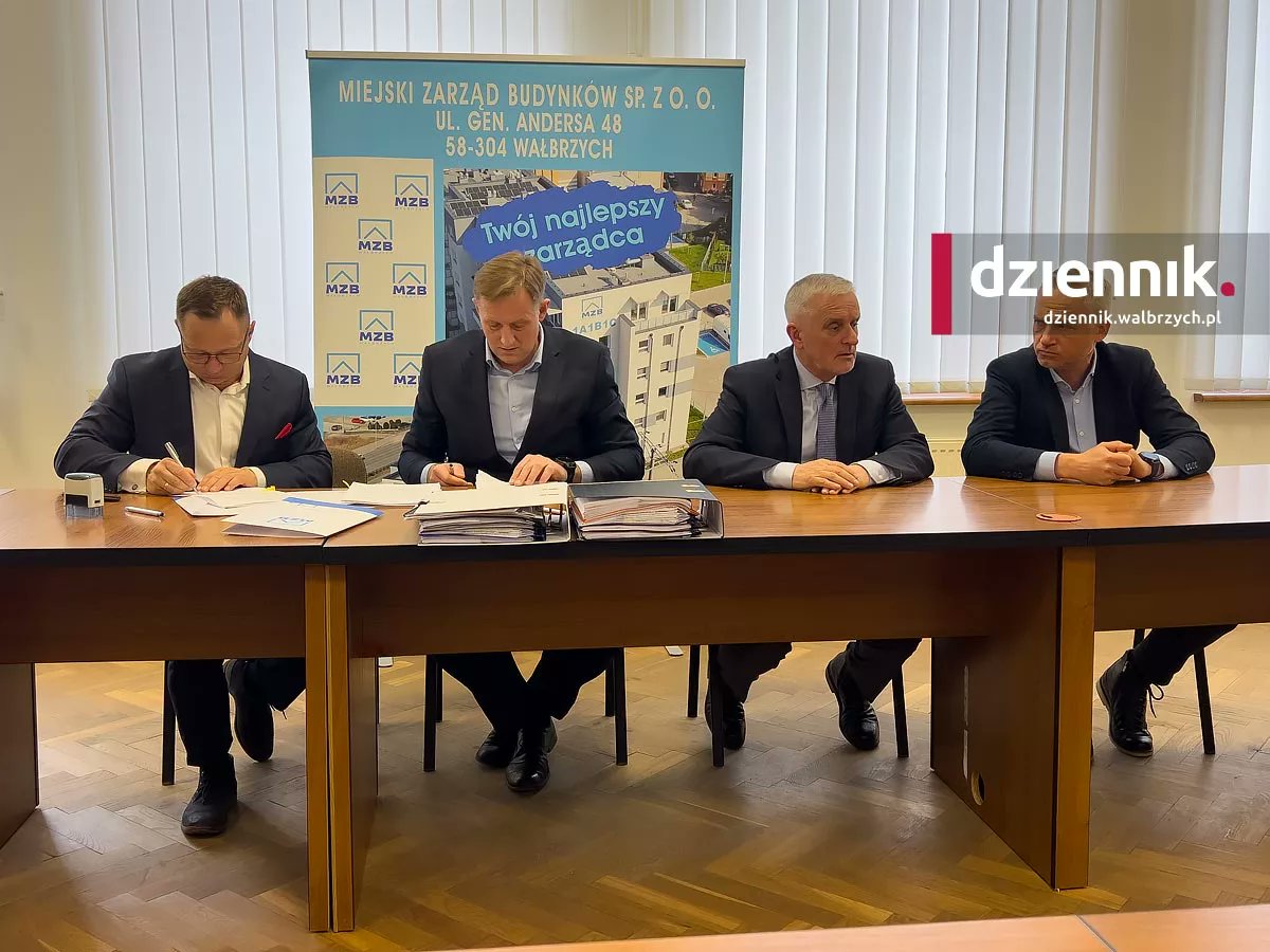 Wałbrzych. Dziesiątki milionów na remonty starych kamienic. Odważna deklaracja prezydenta -  dziennik.walbrzych.pl/walbrzych-dzie…